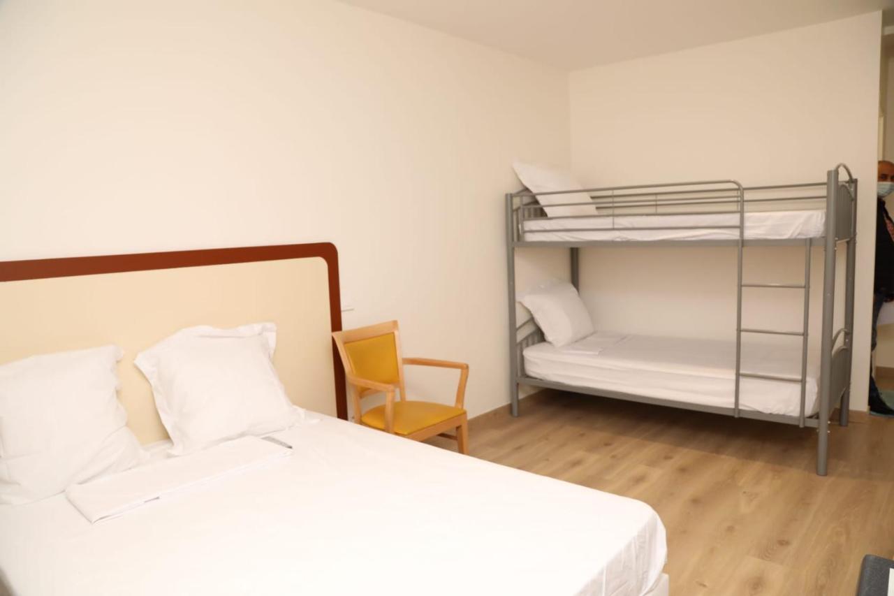 Hotel Le Privilege La Courneuve Exterior photo